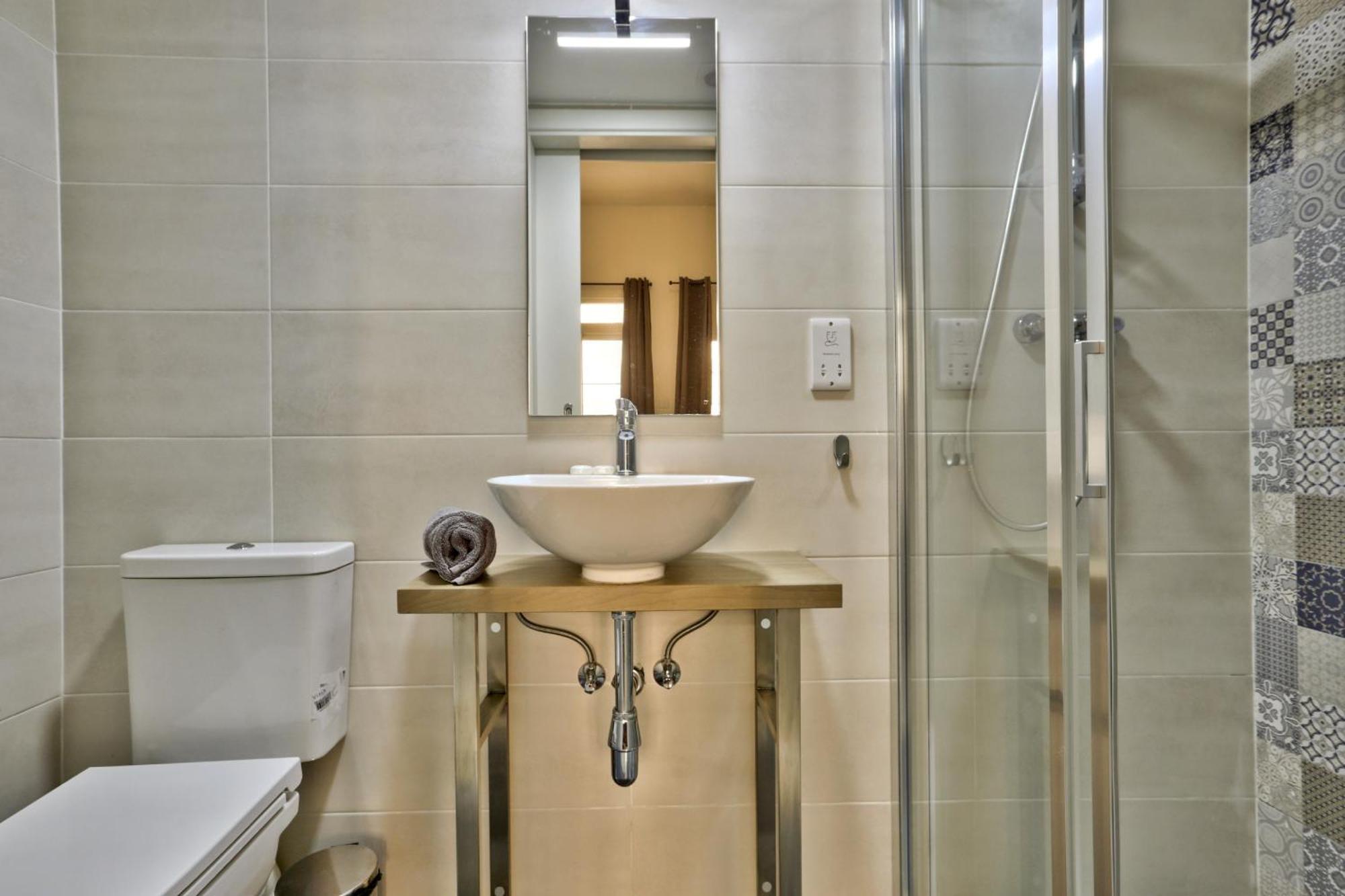 Exquisite 3-Bedroom Duplex Penthouse With Jacuzzi In Valletta Centre Bagian luar foto