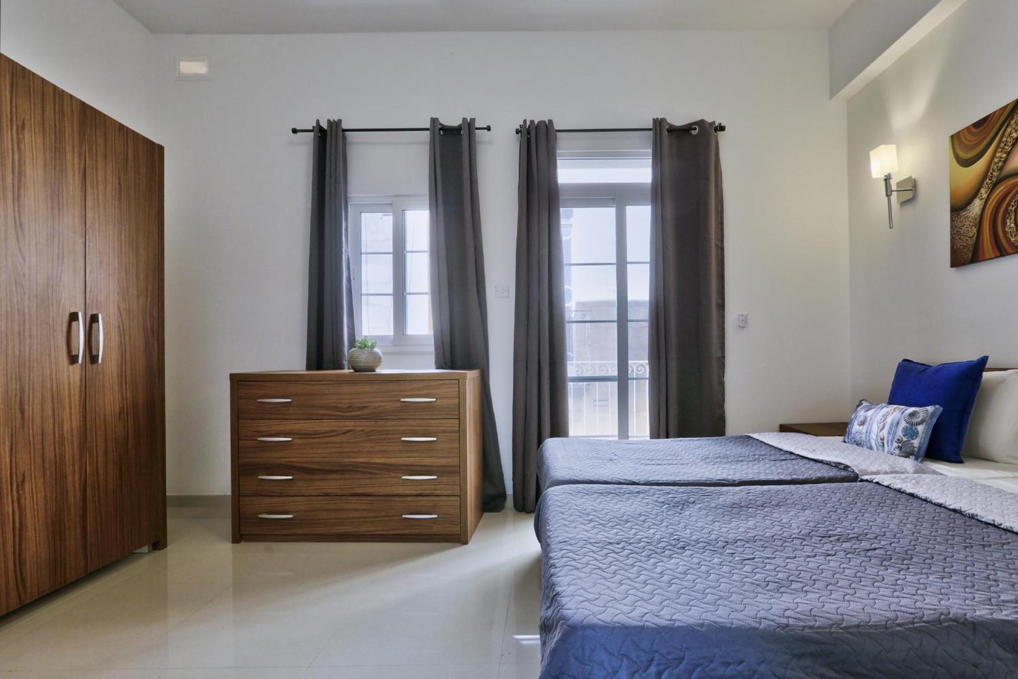 Exquisite 3-Bedroom Duplex Penthouse With Jacuzzi In Valletta Centre Bagian luar foto