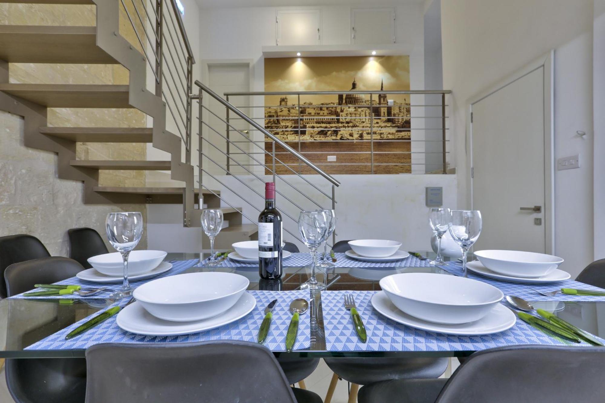 Exquisite 3-Bedroom Duplex Penthouse With Jacuzzi In Valletta Centre Bagian luar foto