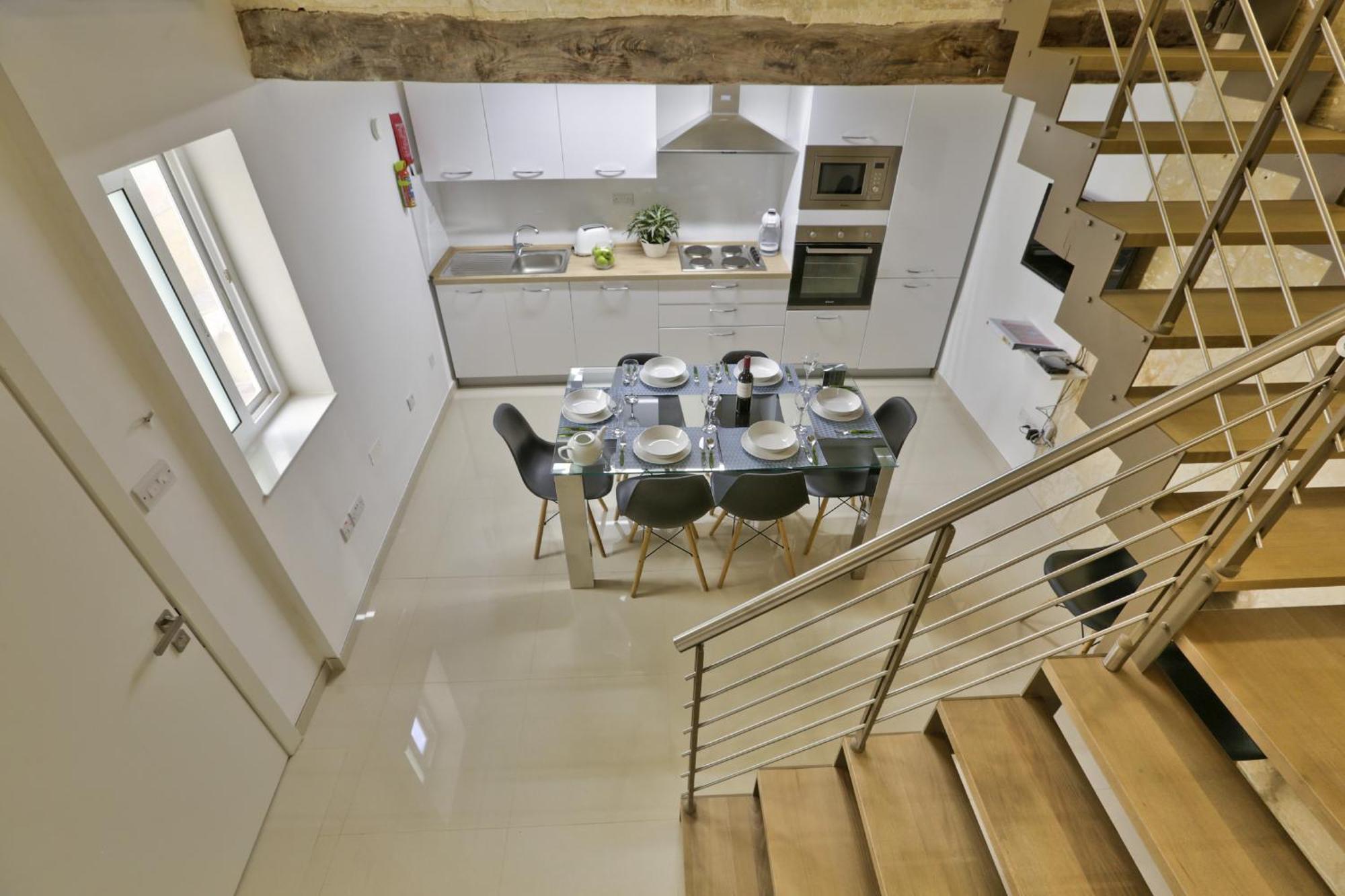 Exquisite 3-Bedroom Duplex Penthouse With Jacuzzi In Valletta Centre Bagian luar foto