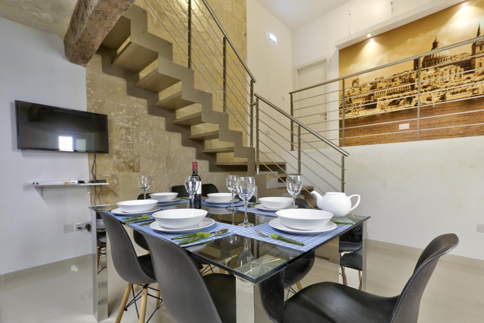 Exquisite 3-Bedroom Duplex Penthouse With Jacuzzi In Valletta Centre Bagian luar foto