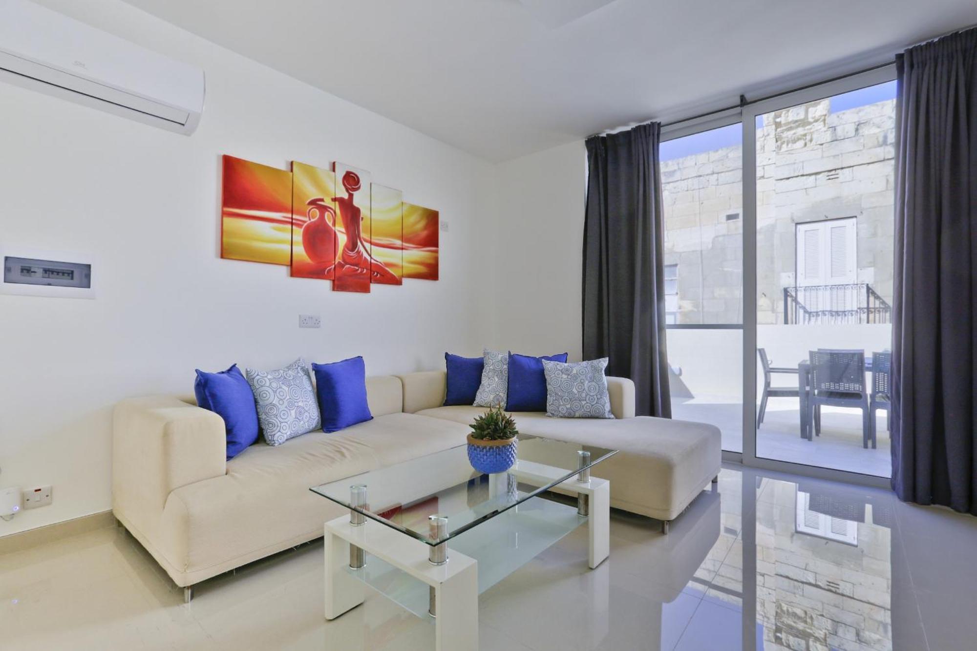 Exquisite 3-Bedroom Duplex Penthouse With Jacuzzi In Valletta Centre Bagian luar foto