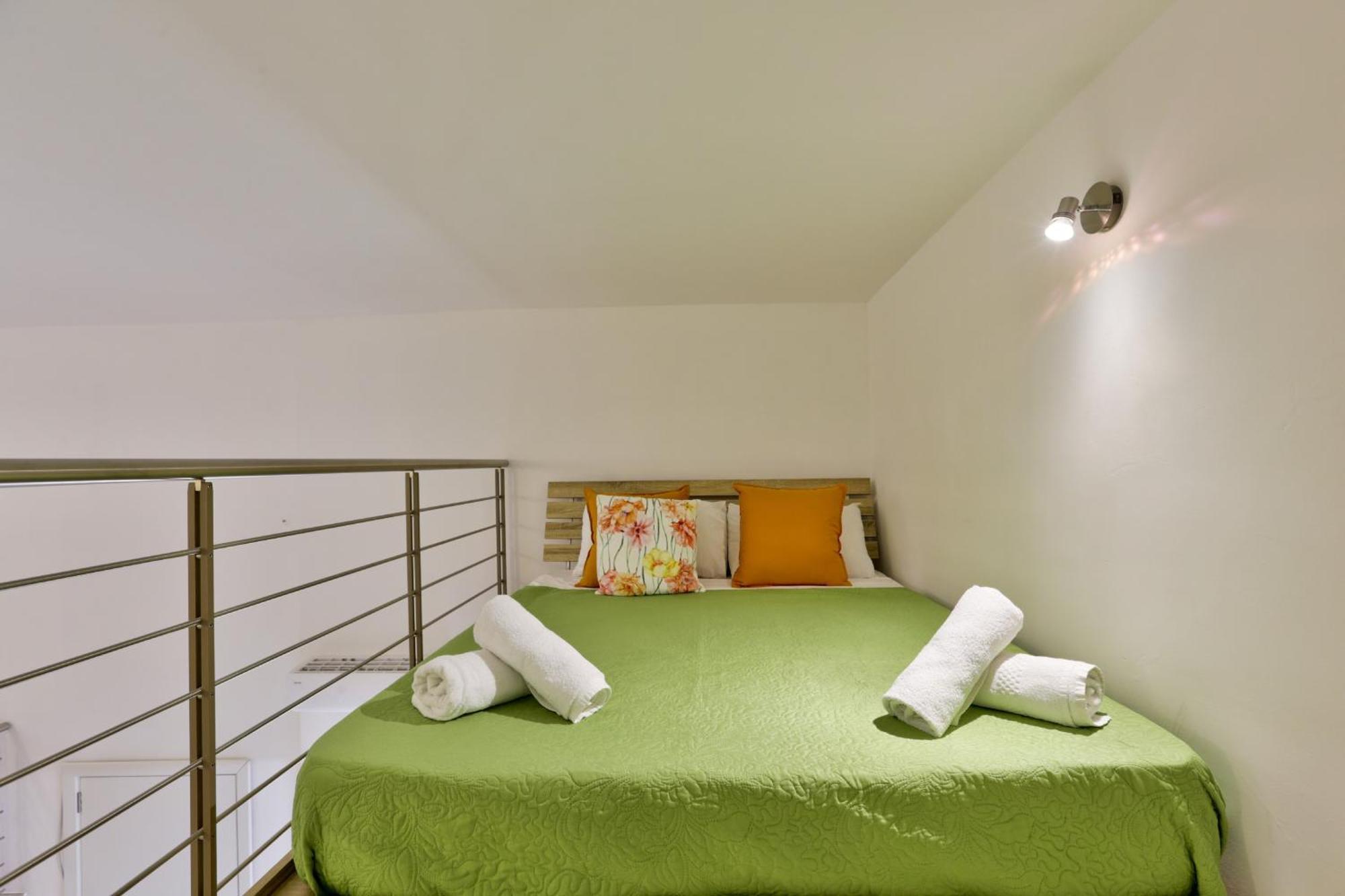 Exquisite 3-Bedroom Duplex Penthouse With Jacuzzi In Valletta Centre Bagian luar foto